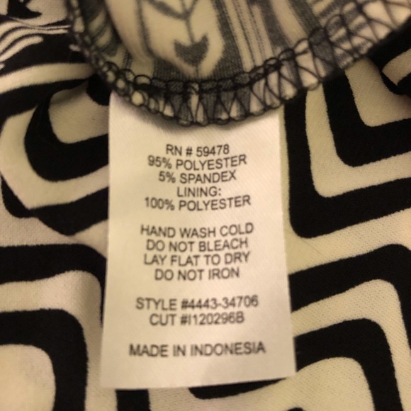 Sundress with built in bra. - Picture 8 of 9